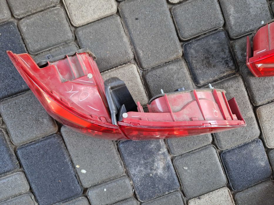 Задние фары на Volkswagen Jetta 2014г