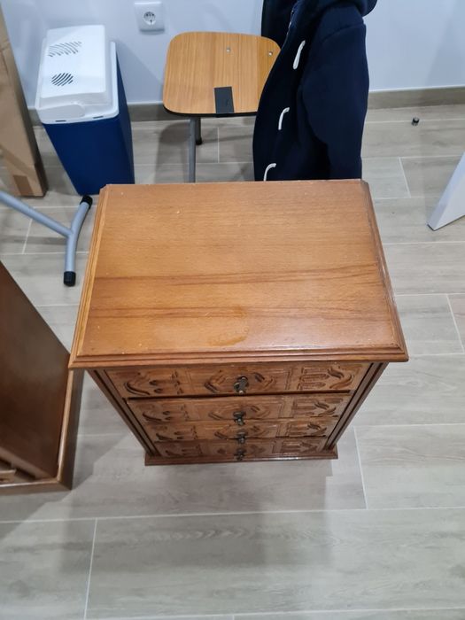 Mesinha de cabeceira64553125822081122
