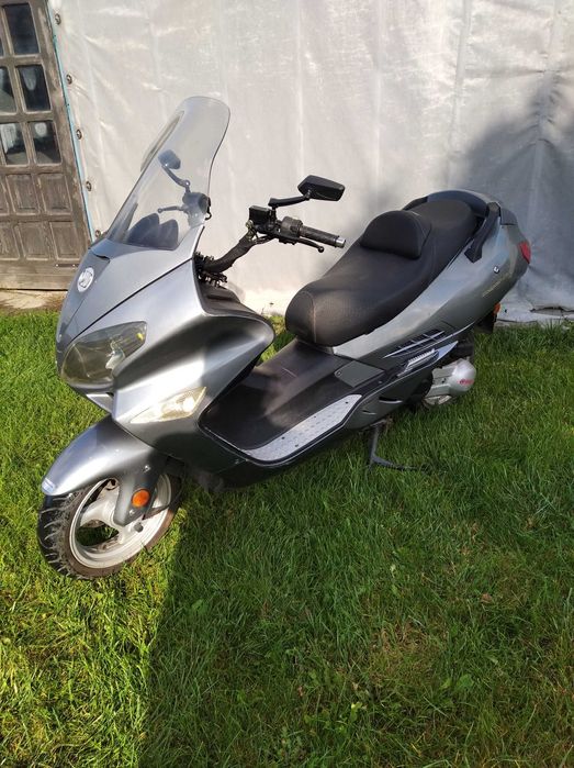 Sprzedam skuter 4t 150-Italiet Millenium