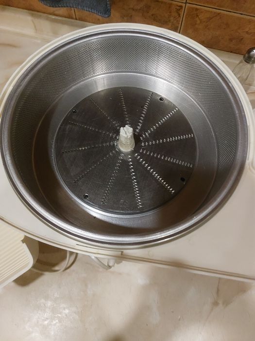 Продам соковыжималку фирмы Родничок