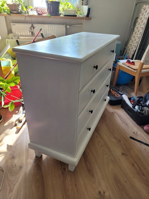 Biała komoda drewniana REZERWACJA