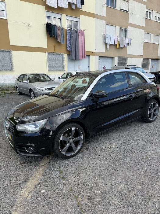 Audi A1 em perfeito estado bancos de couro e teto solar
