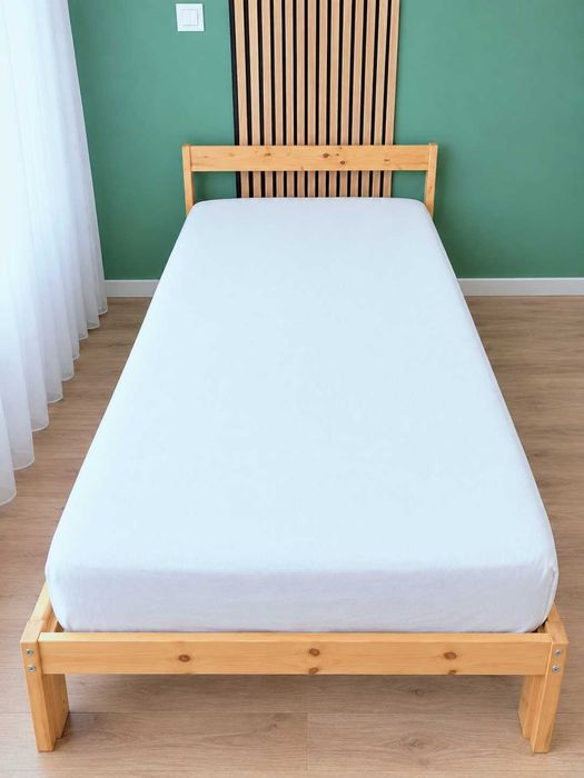 2 Camas IKEA em madeira + 2 colchões visco 90x200