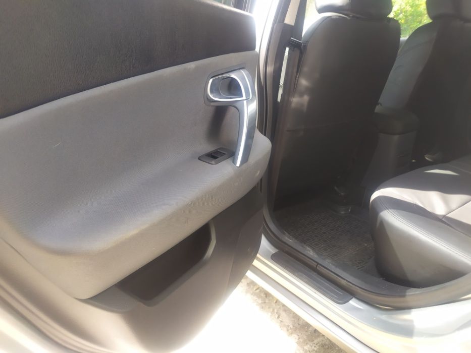Nissan Primera P12