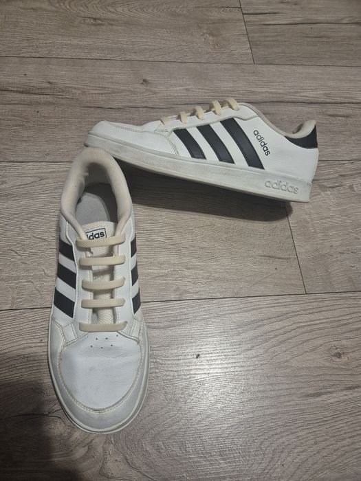 Buty sportowe adidasa