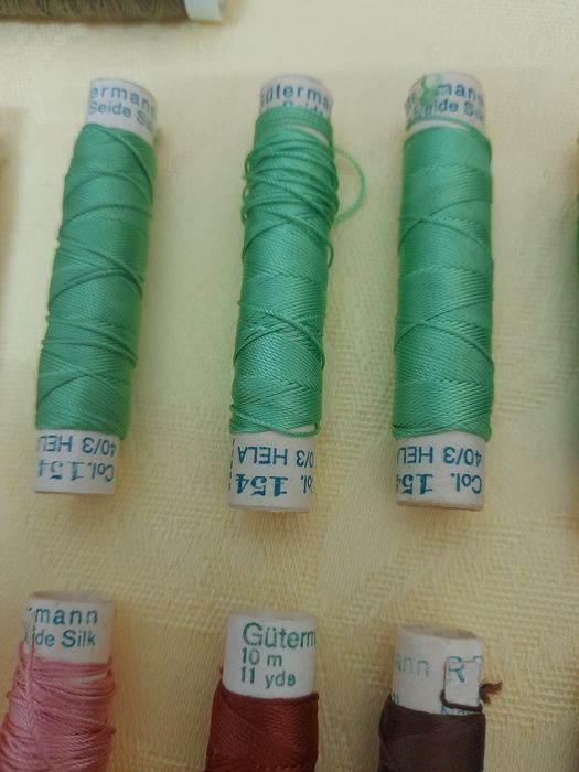 20 carrinhos de Linhas Costura Gütermann e outras - ÚLTIMOS DIAS