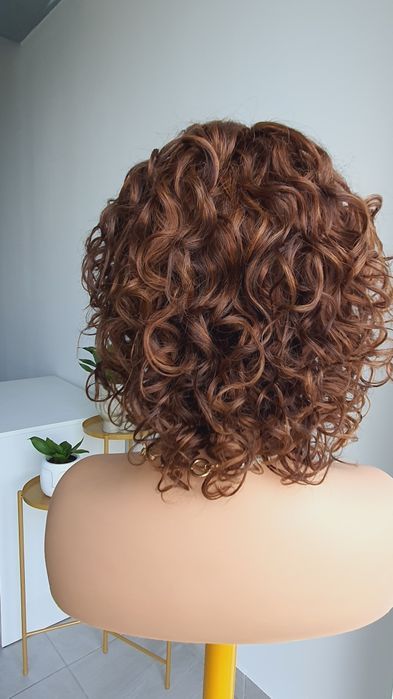 Peruka z włosów naturalnych fale loki koczki refleksy lace front