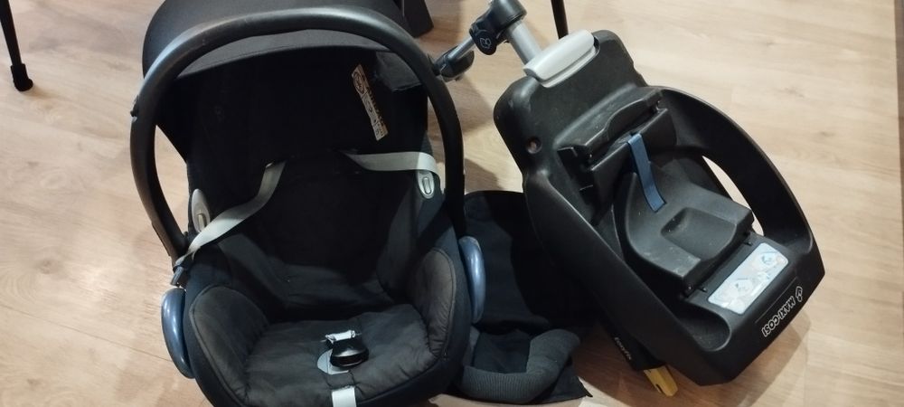 Fotelik dziecięcy Maxi Cosi 0-9 kg z baza isofix