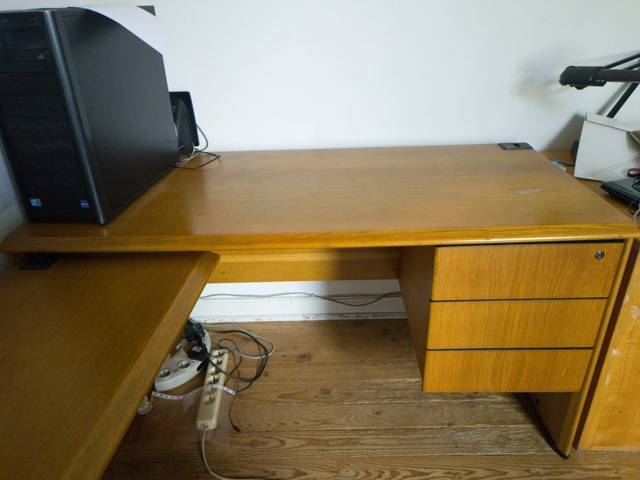 Secretaria de escritório de dois tampos