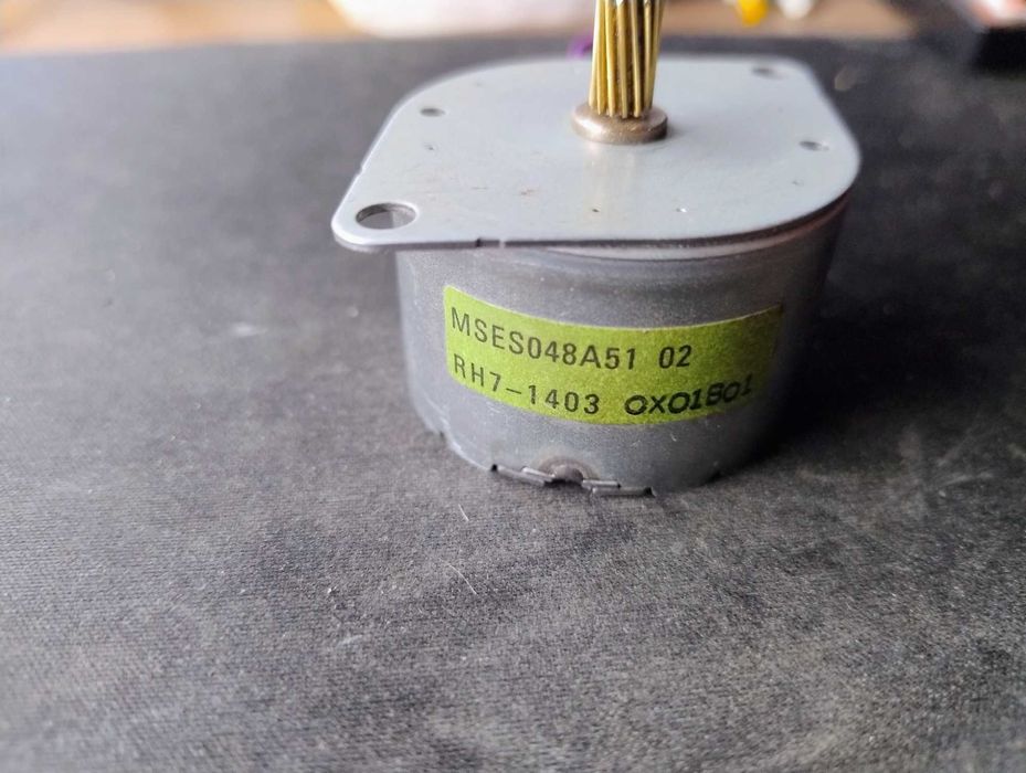 Кроковий двигун RH7-1403 (Stepper Motor)