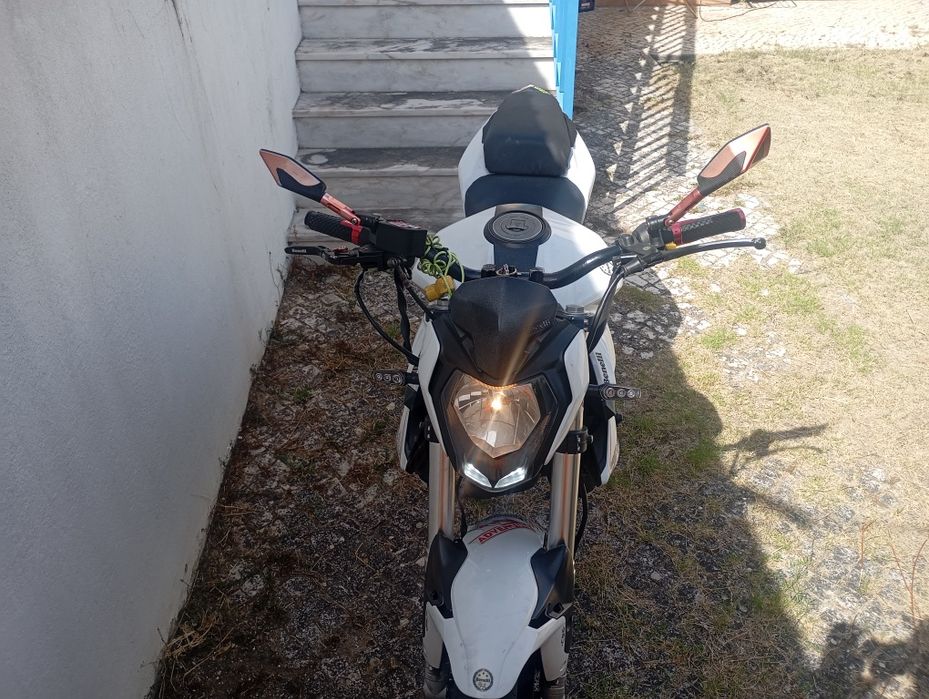 Benelli  125 CC leia o anúncio
