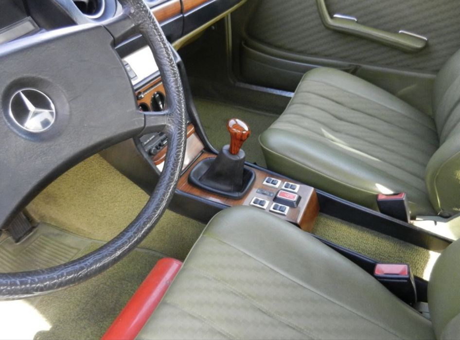 Mercedes W123 Coupe 230