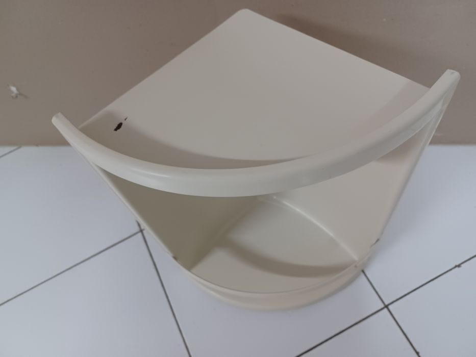 Estante em canto em plástico wc casa de banho