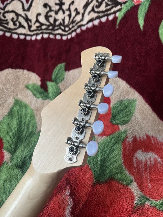 Дитяча електрогітара CB Sky (міні-стратокастер) червона