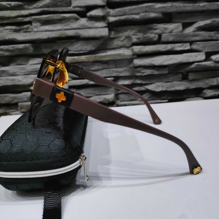 Nowe okulary z etui przeciwsłoneczne