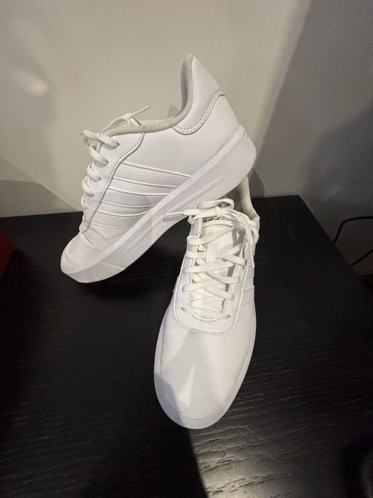 Sapatilhas brancas, Adidas, usadas 1 vez, tamanho 40,5