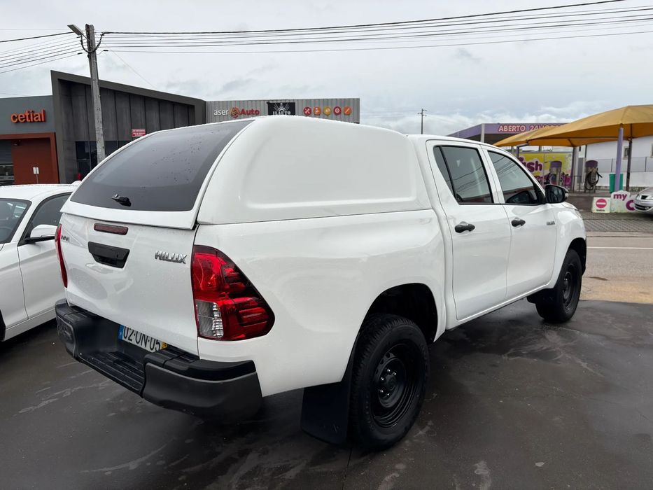 Toyota Hilux 2.4 D-4D 2WD CD