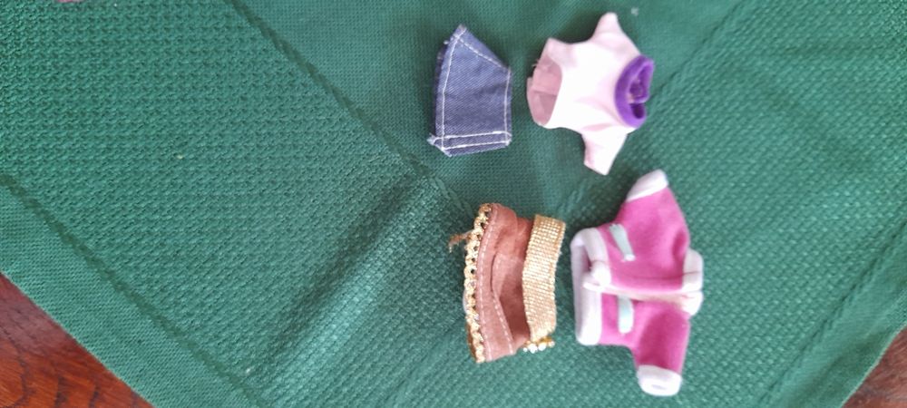 Ubranka dla małych lalek