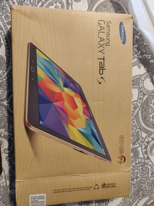 Tablet Samsung TabS 16gb com ecrã partido, não funciona