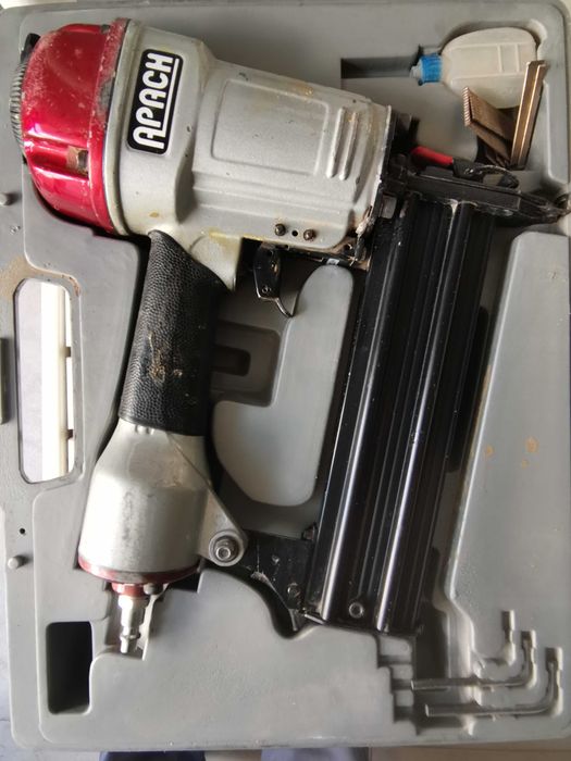 Pistola de pregar a ar comprimido APACH