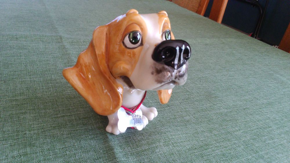 Ceramiczna miniaturka psa - beagle