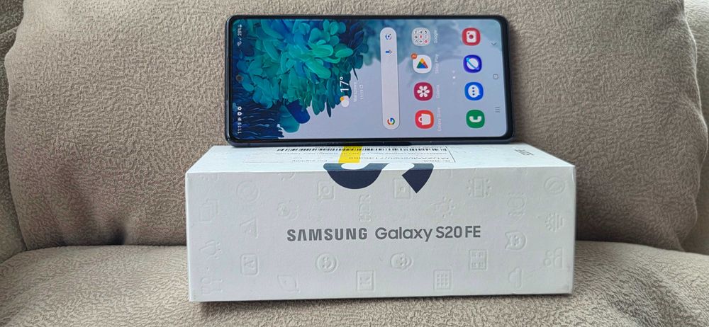Samsung S20 FE Bue super stan