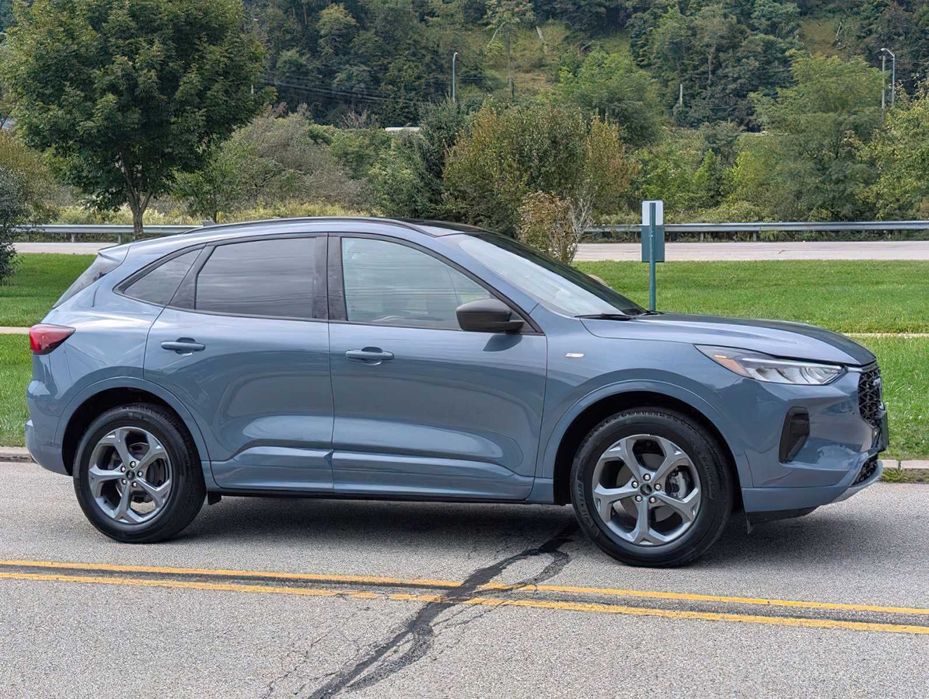 Ford Escape ST-Line      2024