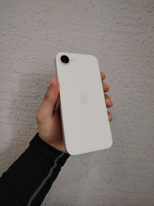 Apple Iphone White 16e 128Gb