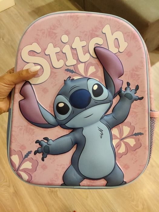 Vendo mochila Stitch 3D nova com etiqueta