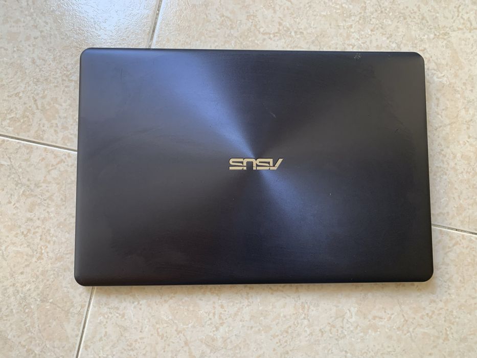 Laptop448073811530229762
