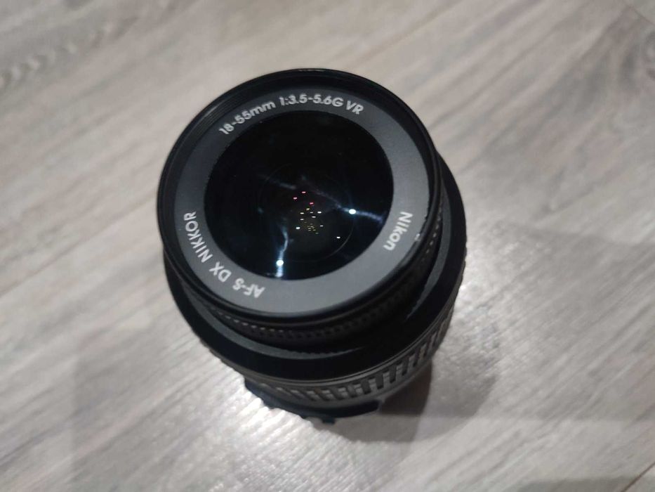 Об'єктив Nikon AF-S DX NIKKOR 18-55 мм