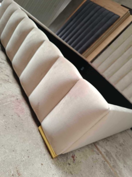 Łóżko tapicerowane box panele na wymiar łóże projekt półwałki welur