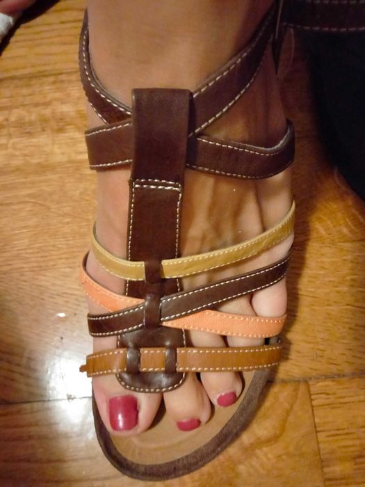 Sandálias de pele com salto