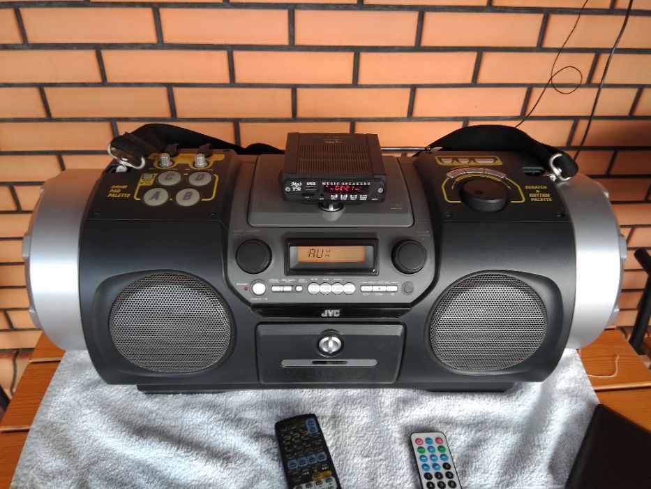 Продам JVC RV-DP100
