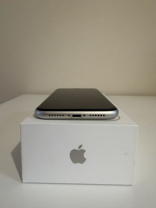 Sprzedam iPhone 11 64GB