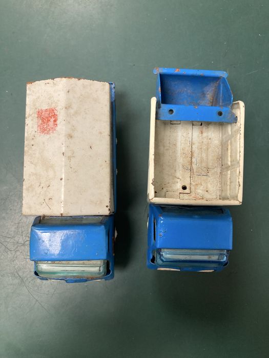 2 Miniaturas RICO, TONKA, Camião Militar e Camião do Lixo