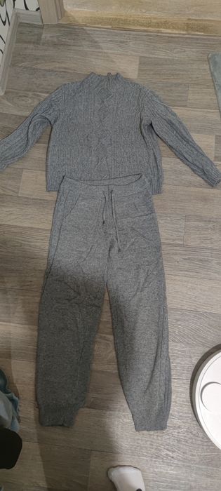 Женский шерстяной костюм