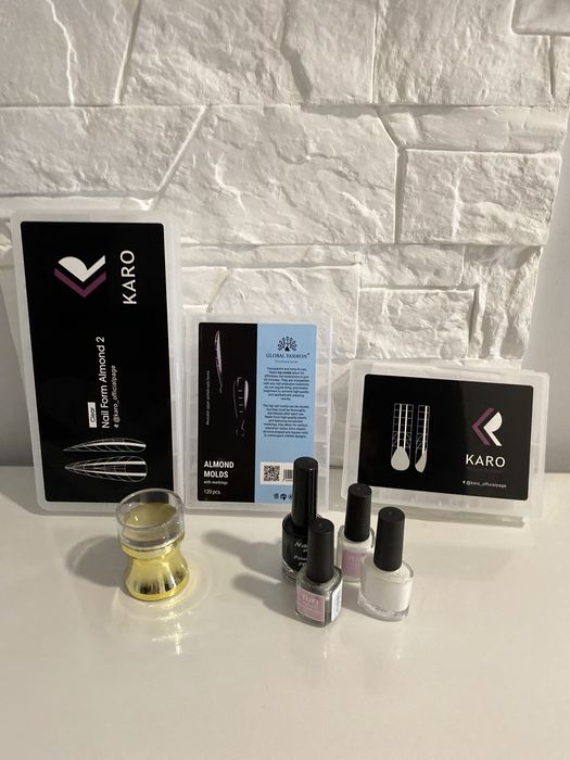 форми верхні на ногті фарби і штамп