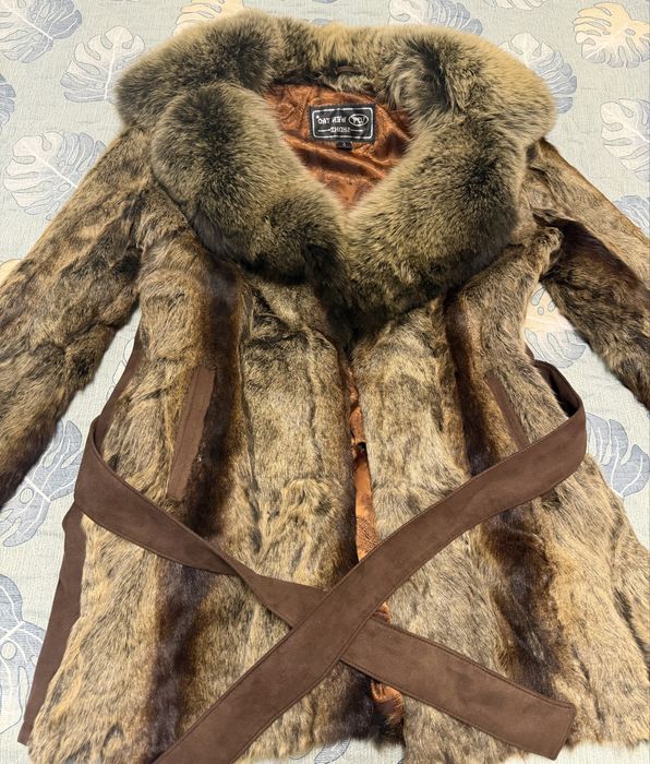 Продам шубу, вороник лисиці