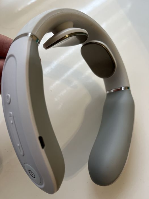 Масажер для шиї SKG