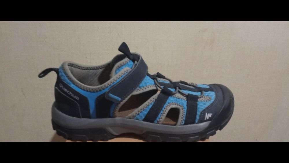 Кросівки дитячі Decathlon.