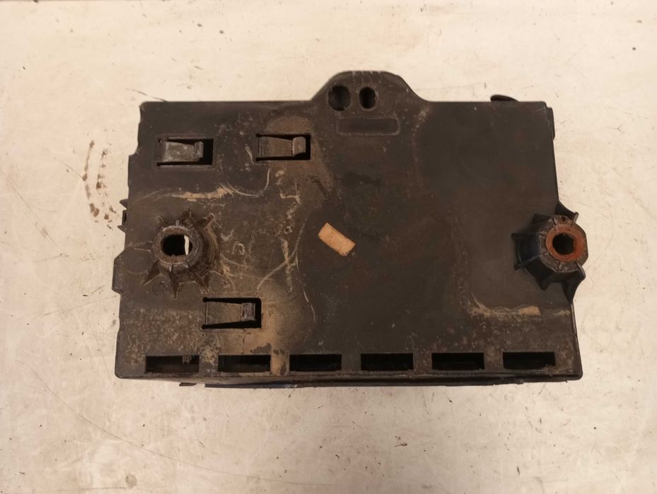 Caixa / Base da Bateria Peugeot 3008 308 Partner / Citroën C4 Berlingo - 9663615580
