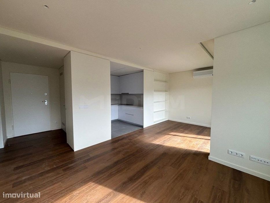 Apartamento T1 no Condomínio 'Verde Vale'