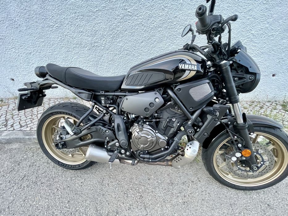 Yamaha xsr 700 de 2023 com 6 mi km nova