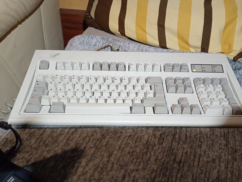 Retro klawiatura ibm