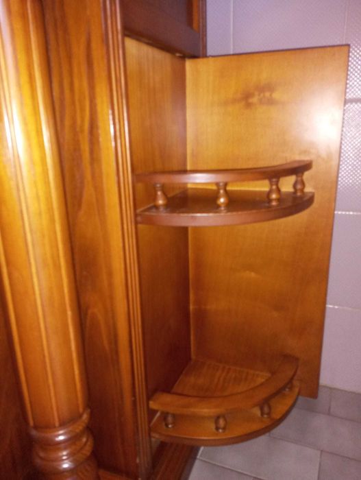 Móvel de TV com Garrafeira