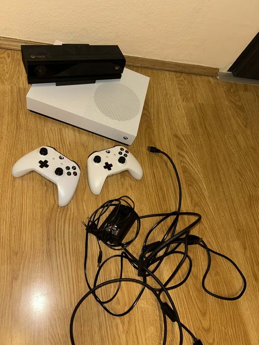 Xbox one S all digital+kinect+2pady