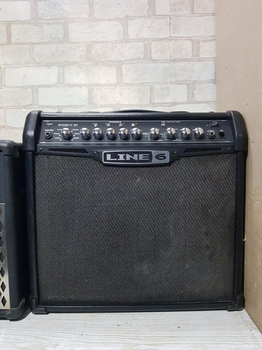 Комбопідсилювач/комбоусилитель VOX+1/Marshall/Line 6