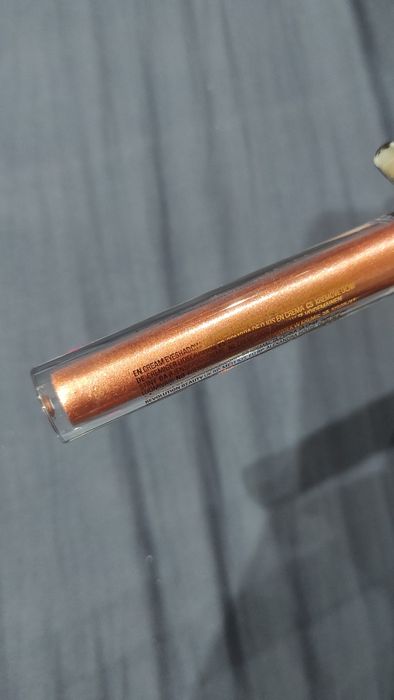 Eyeshadow revolution