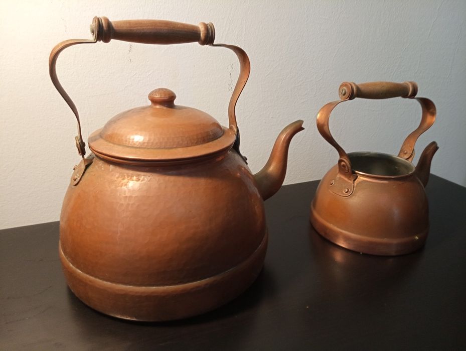Conjunto chaleiras em cobre com pega de madeira		
Vintage	Rustico